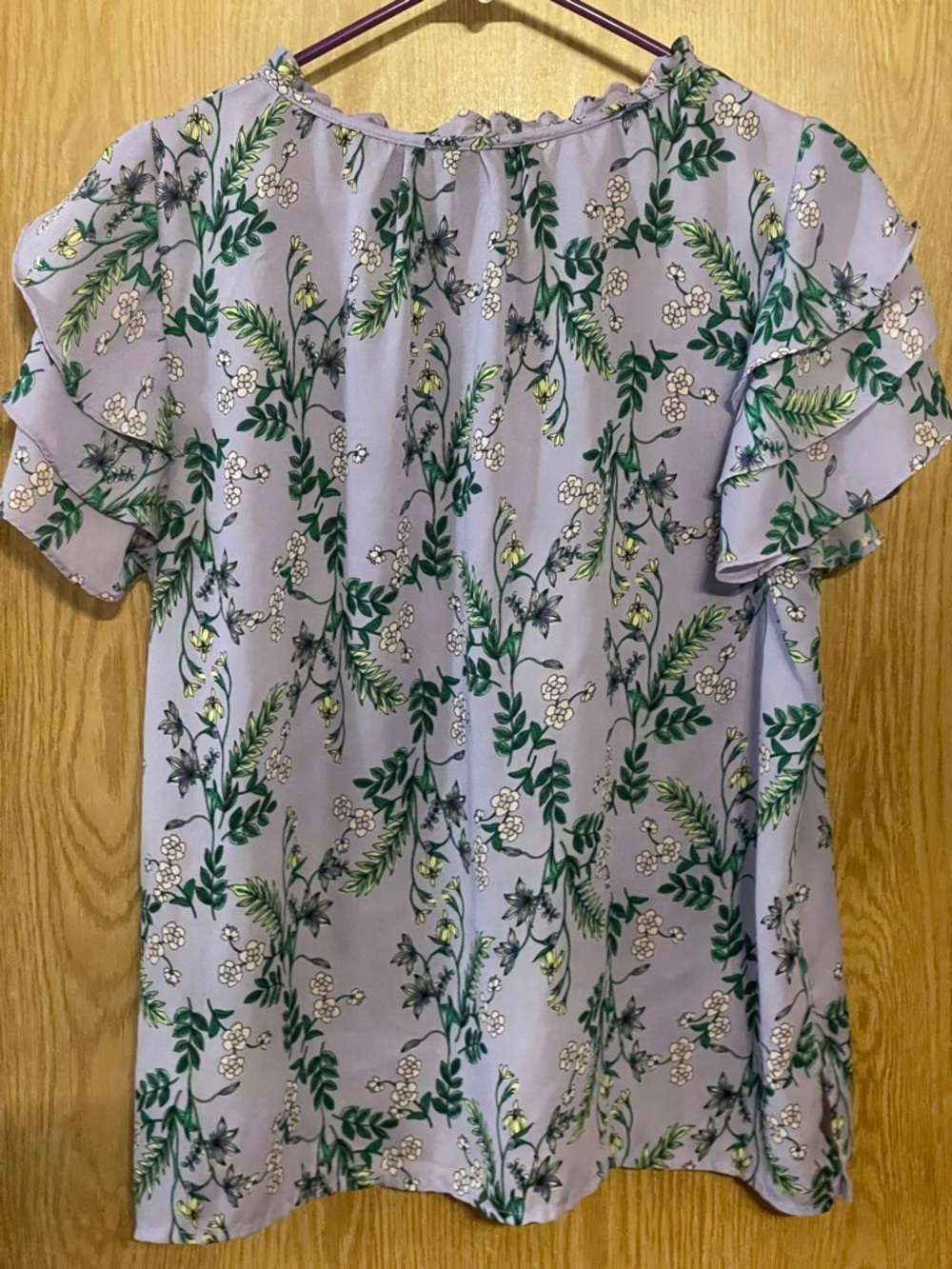 Liz Claiborne Lavender Green Floral Ruffle Sleeve Blouse - Picture 3 of 3